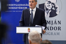 Ömlenie kell a pénznek, 180 fokos fordulatot vesz a Demján Sándor Program