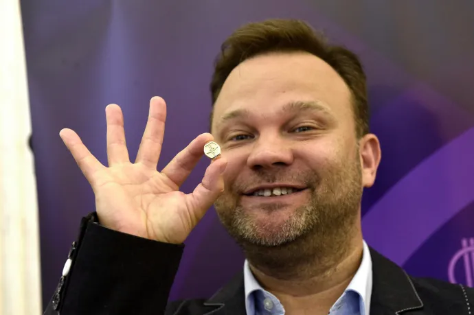 Aranyosi Péter szovjet viccel reagált arra, hogy visszavonták a Karinthy-gyűrűjét