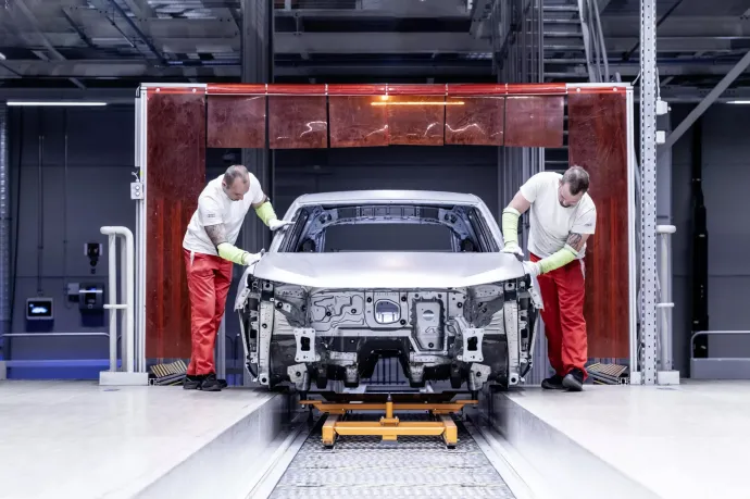 A karosszériát Győrben gyártják, és onnan viszik majd Ingolstadtba – Fotó: Audi