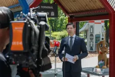 Fónagy: Azért kapja euróban a fizetését az állami turisztikai cég vezetője, mert sok a külföldi turista