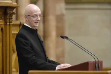 Törvényt sértett a Kúria elnöke, amikor felmentette Kovács András tanácselnököt a jogerős ítélet szerint