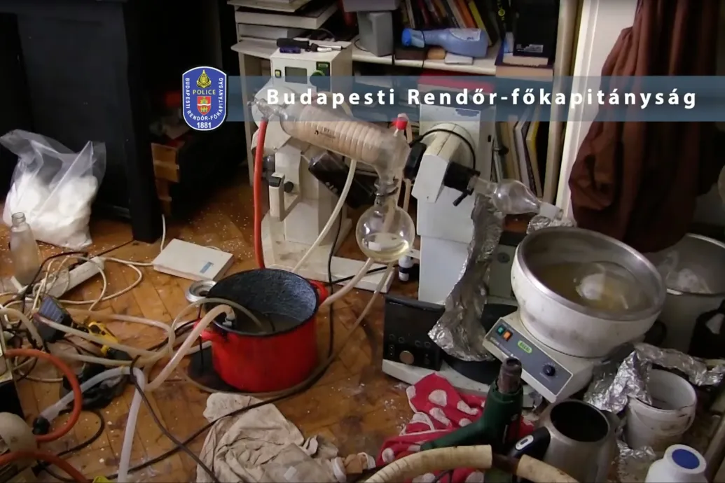 Droglaborra csapott le a rendőrség egy erzsébetvárosi bérházban – Forrás: Telex.hu