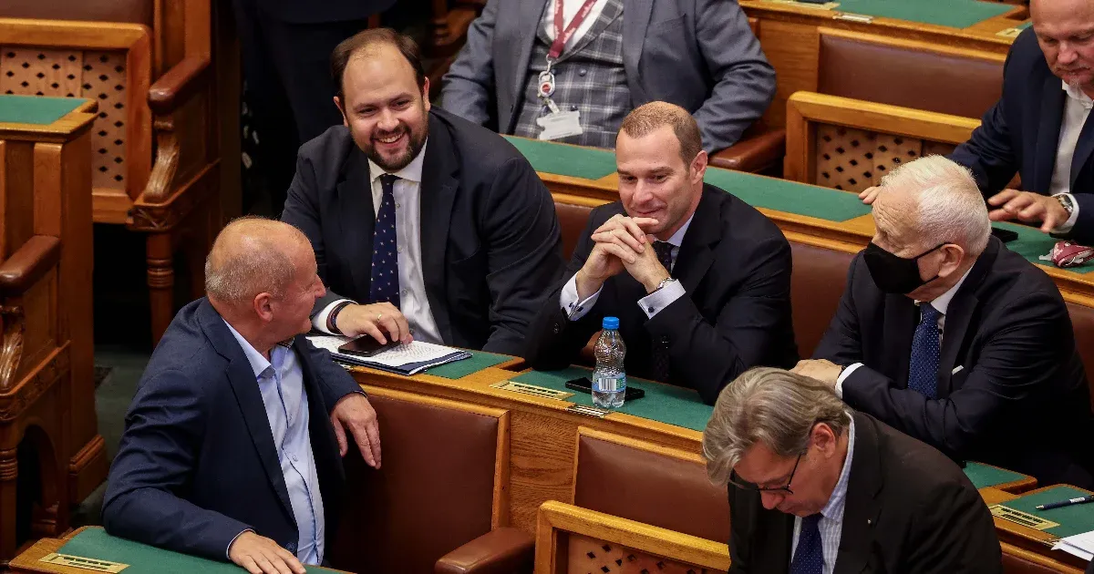 Döntött a parlament: korlátlan pénzből lehet mostantól kampányolni