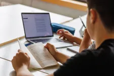 Azt várni, hogy a diákok ne használják dolgozatíráskor a ChatGPT-t, teljesen értelmetlen, sőt kontraproduktív