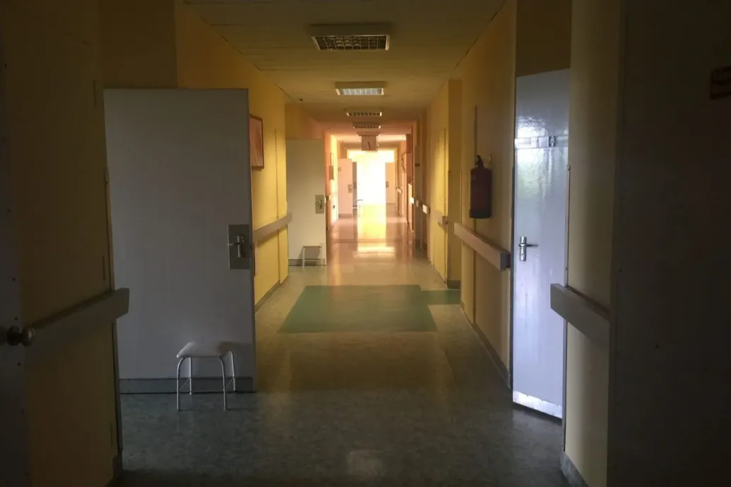 Meghibásodott az egyik hűtőegység a Jahn Ferenc Kórházban, át kellett szervezni a betegellátást – Forrás: Telex.hu