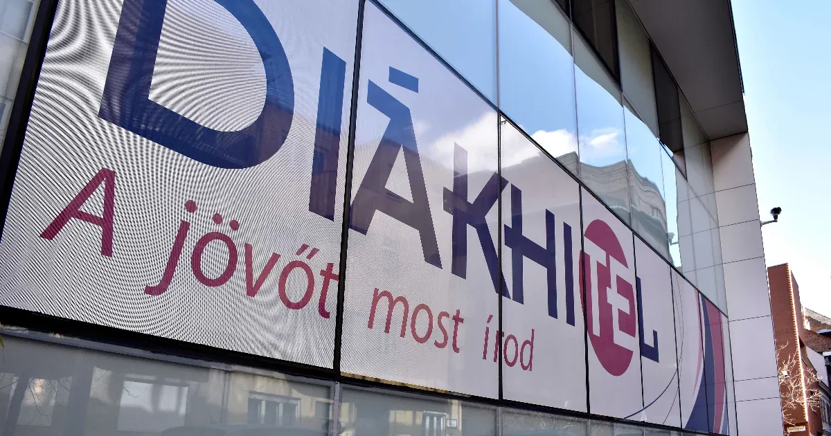 Az év végéig meghosszabbítják a diákhitelek kamatstopját