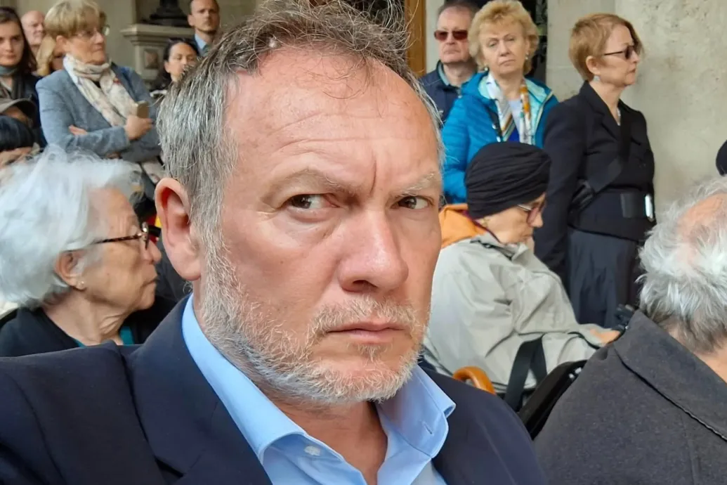 Lemondásra szólította fel Zugló alpolgármesterét Rózsa András, mert szerinte felpofozott egy 16 éves gyereket – Forrás: Telex.hu