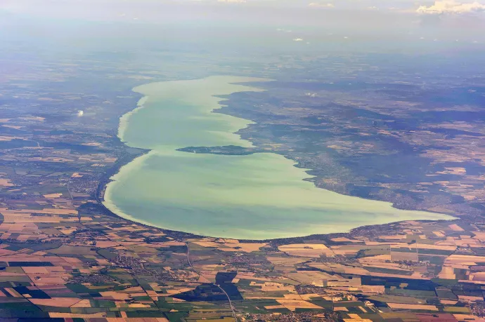 A Pécs–Miskolc-tengely mentén szakadt ketté az ország, a Balatonban egyre nagyobb lesz a vízszintingadozás