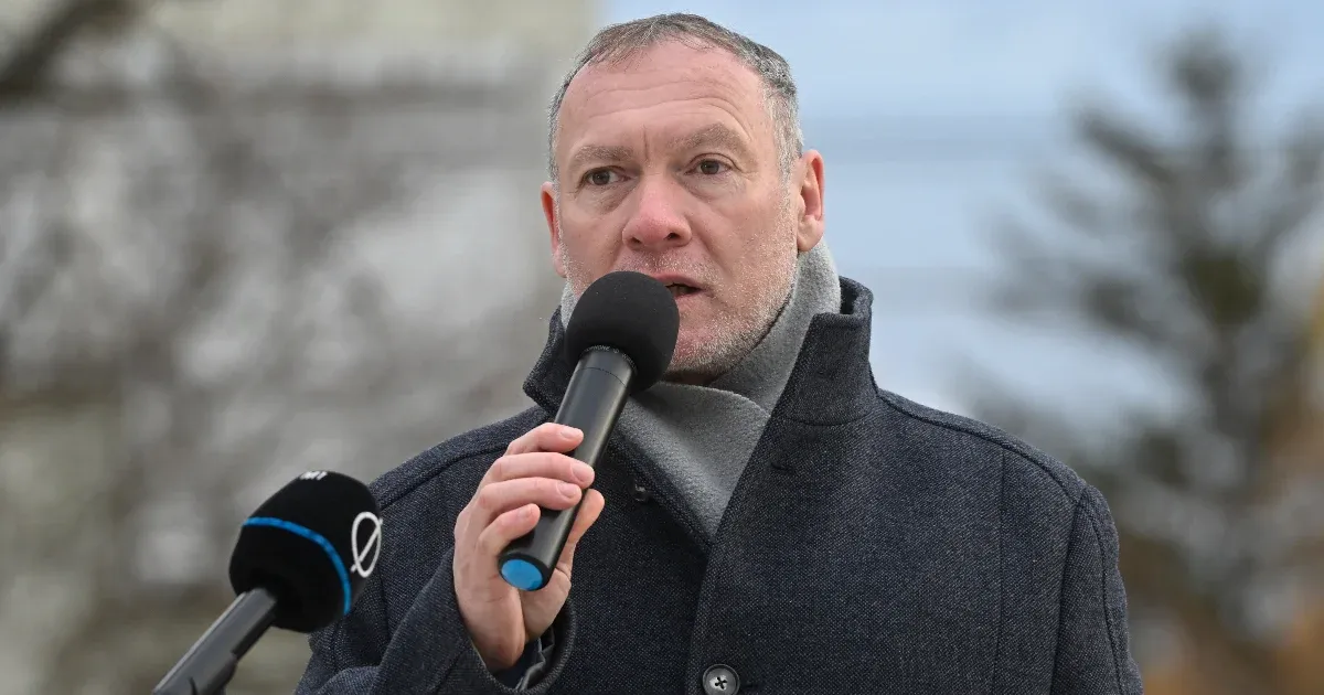 Nem tartom a verést elfogadható módszernek, mondta a zuglói alpolgármester, miután megpofozott egy diákot