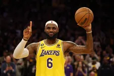 Rekordösszegért adják el a Los Angeles Lakerst