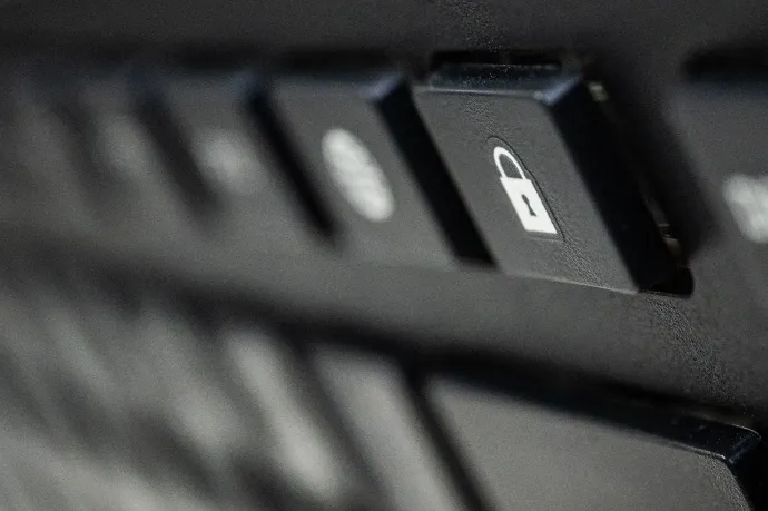 Az eddigi legnagyobb jelszószivárgásban 16 milliárd felhasználói azonosító került ki a netre