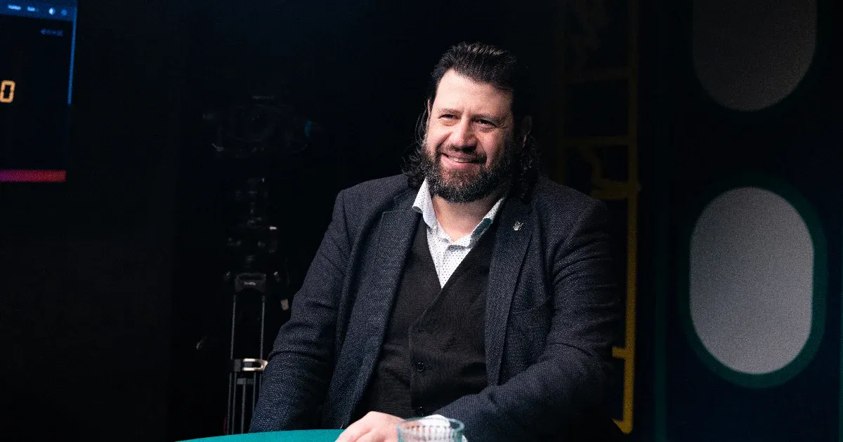 Magyar Péter szavazatot maximalizál, mi viszont megengedhetjük magunknak, hogy elveink legyenek – erős gondolatok a Puzsér-interjúból
