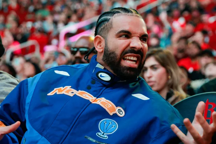 Drake közel 3 milliárd forintnak megfelelő összeget bukott szerencsejátékon egy hónap alatt