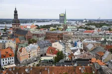Oroszok nem vehetnek többé ingatlant Lettországban