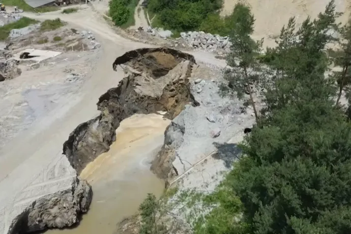 Nagyon durva beomlások látszanak a parajdi sóbányánál a Sóvidéki Televízió felvételein