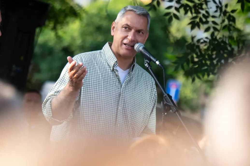 Lázár János Orbán Viktorhoz tart elmondani, hogy milyen a hangulat a Lázárinfókon – Forrás: Telex.hu