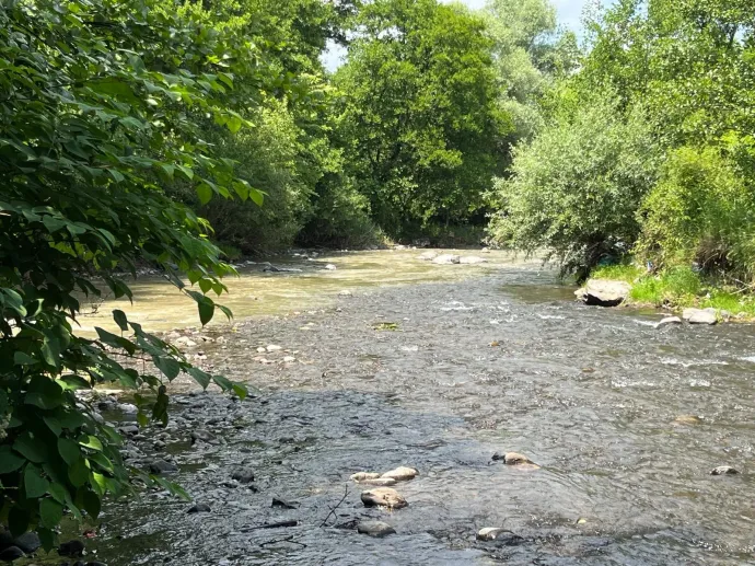 A Kis-Küküllő és a Korond-patak összefolyása – Fotó: Máthé István, 2025.06.19