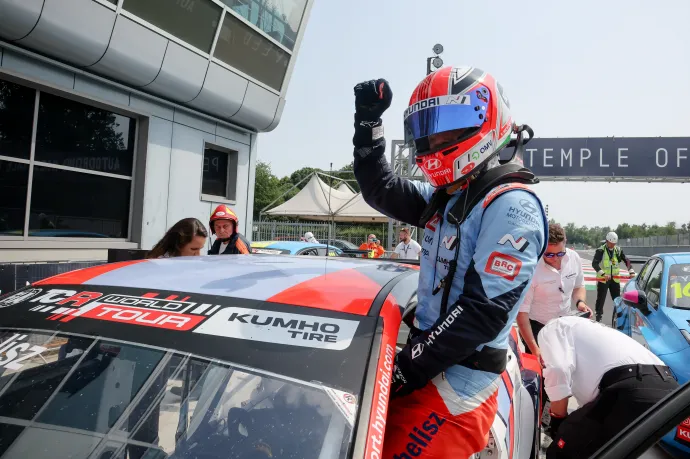 Michelisz sima rajt-cél győzelemmel már a bajnokság 5. helyén