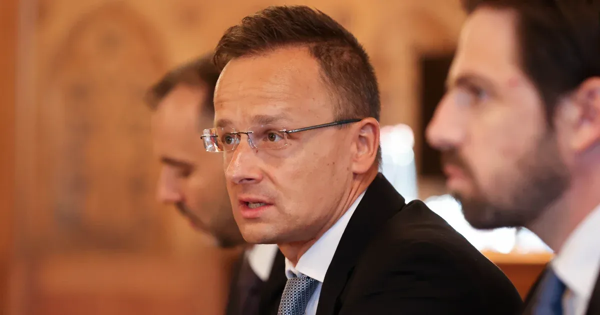 Szijjártó: Minden Közel-Keleten és az Öböl-térségben tartózkodó magyar regisztráljon a konzuli védelemre!