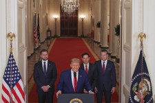Trump meghozta a döntést, tényleg beszállt Amerika a háborúba
