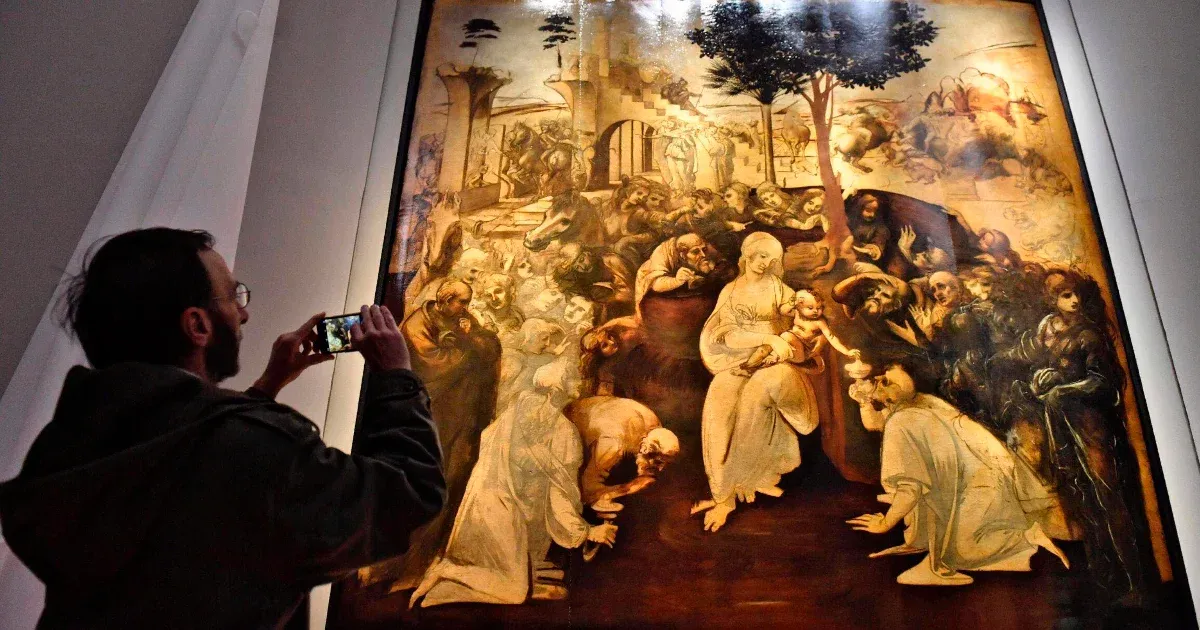 Korlátozná a múzeumi szelfizést a firenzei Uffizi-képtár, miután egy pózoló látogató beszakított egy festményt