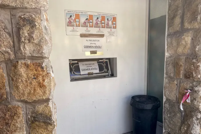 A4-es papírral jelzi a János kórház, hogy elromlott a babamentő inkubátora