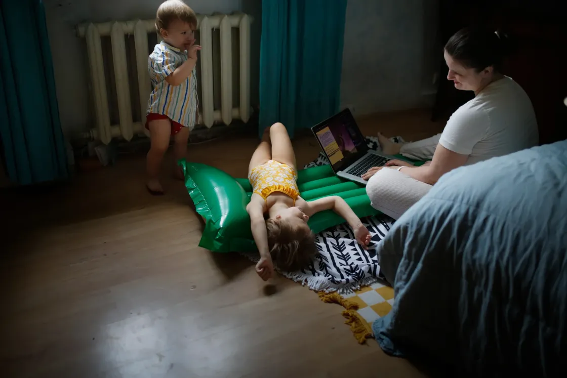 Kínszenvedés megoldani a gyerekek nyári felügyeletét, és ez a feladat leginkább a nők nyakába szakad