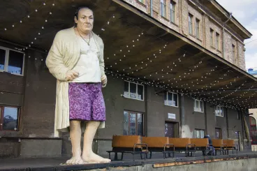 Mit keres Tony Soprano egy litván vasútállomáson?