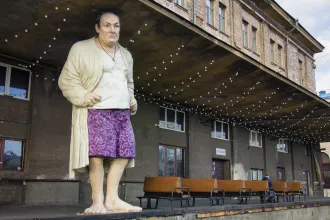 Mit keres Tony Soprano egy litván vasútállomáson?