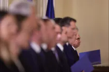 Letették az esküt a Bolojan-kabinet miniszterei