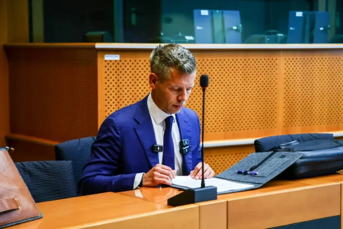 Meghallgatták Magyar Pétert két mentelmi ügyében is