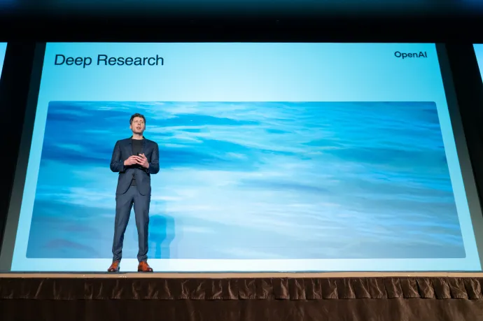 Sam Altman egy üzleti konferencián tartott előadása közben Tokióban 2025. február 3-án – Fotó: Tomohiro Ohsumi / Getty Images