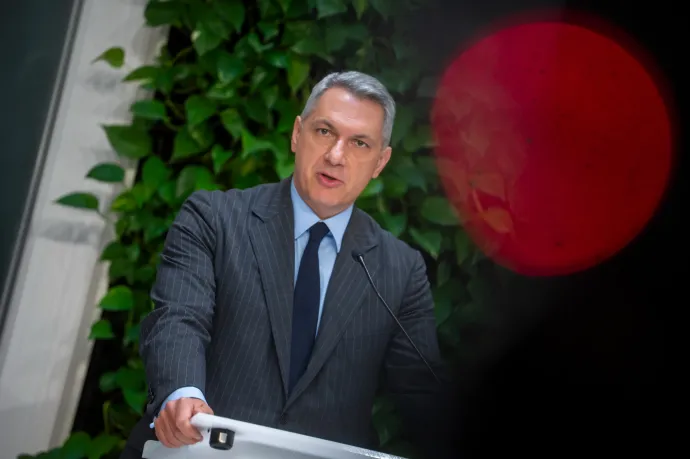 Lázár János: Nem kell adatbázis, aki késett, az maga is tudja, hogy késett