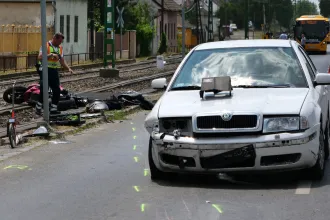 Két másodperc alatt két rossz döntést hozott a Haraszti úton a motoros, de az őt halálra gázoló autós is áldozat