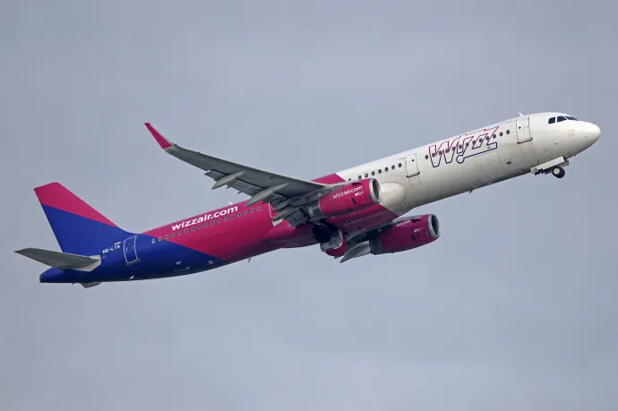 A fővárosi kormányhivatal vizsgálatot indít a Wizz Air ellen a dubaji járat miatt