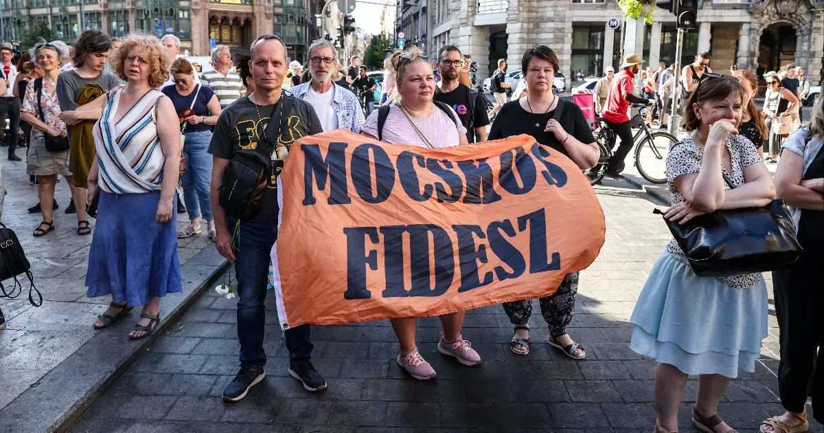Ismét tüntet Hadházy Ákos Budapest belvárosában