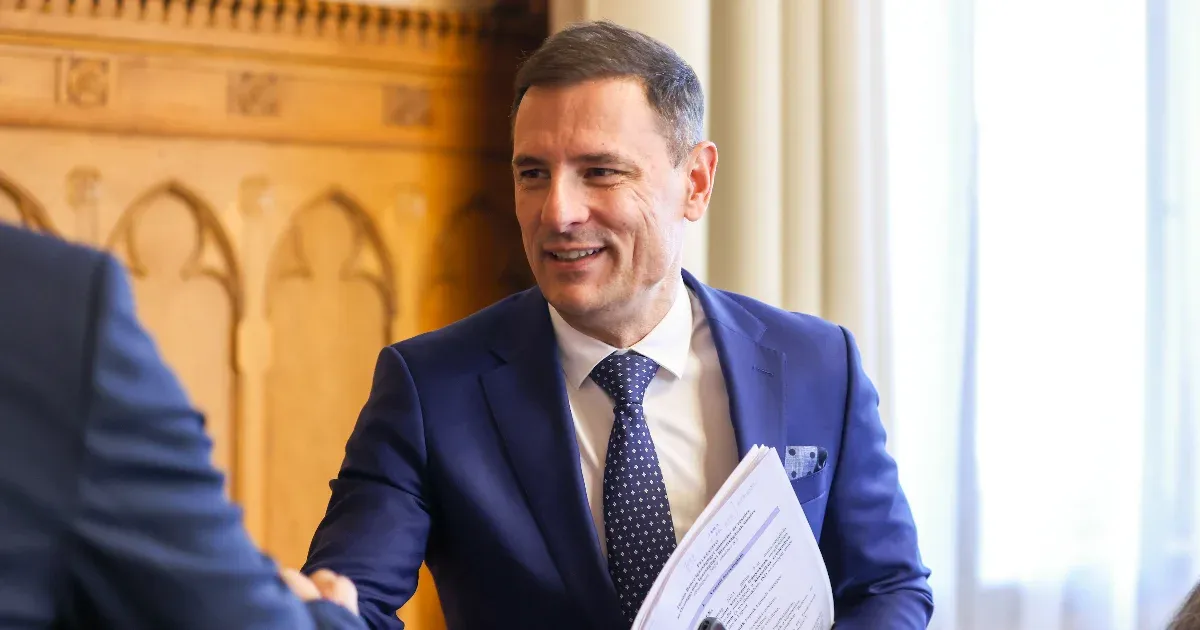 HVG: Tuzson Bence levélben figyelmeztette a budapesti nagykövetségeket, hogy a Pride be van tiltva