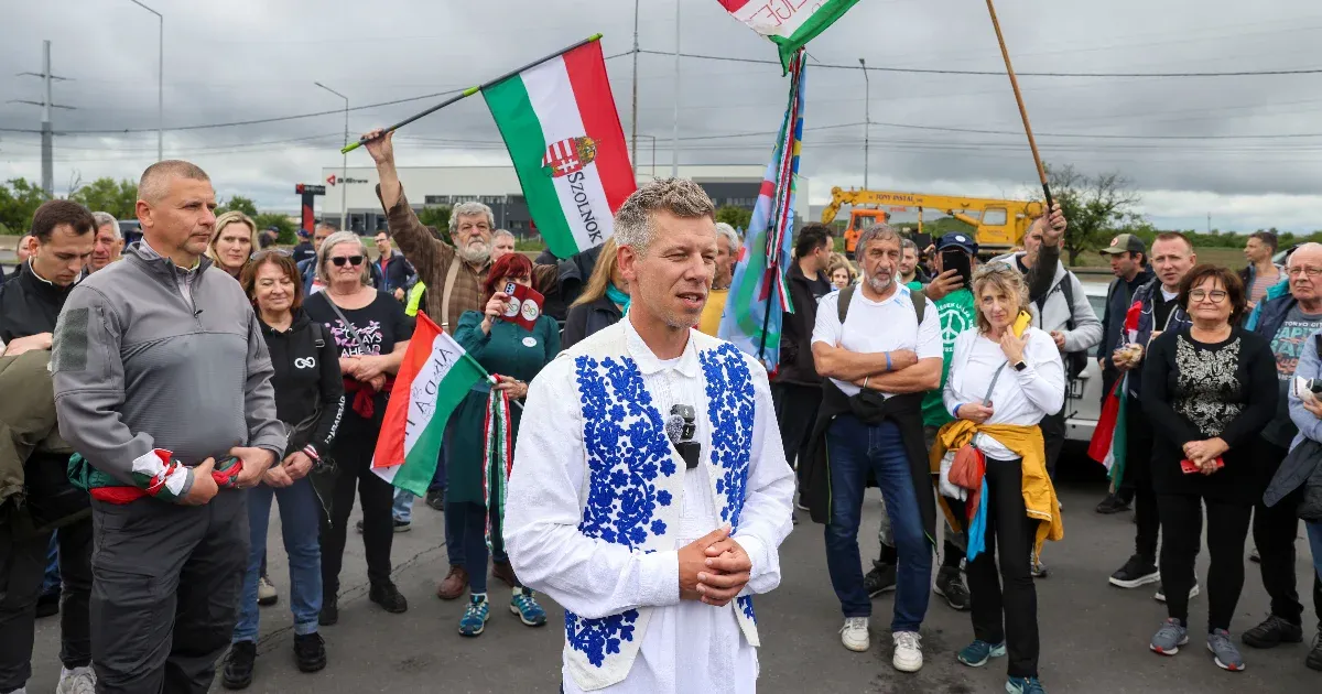 Medián: Rontana a Tisza Párt támogatottságán, ha a kisebb pártokkal összefogna