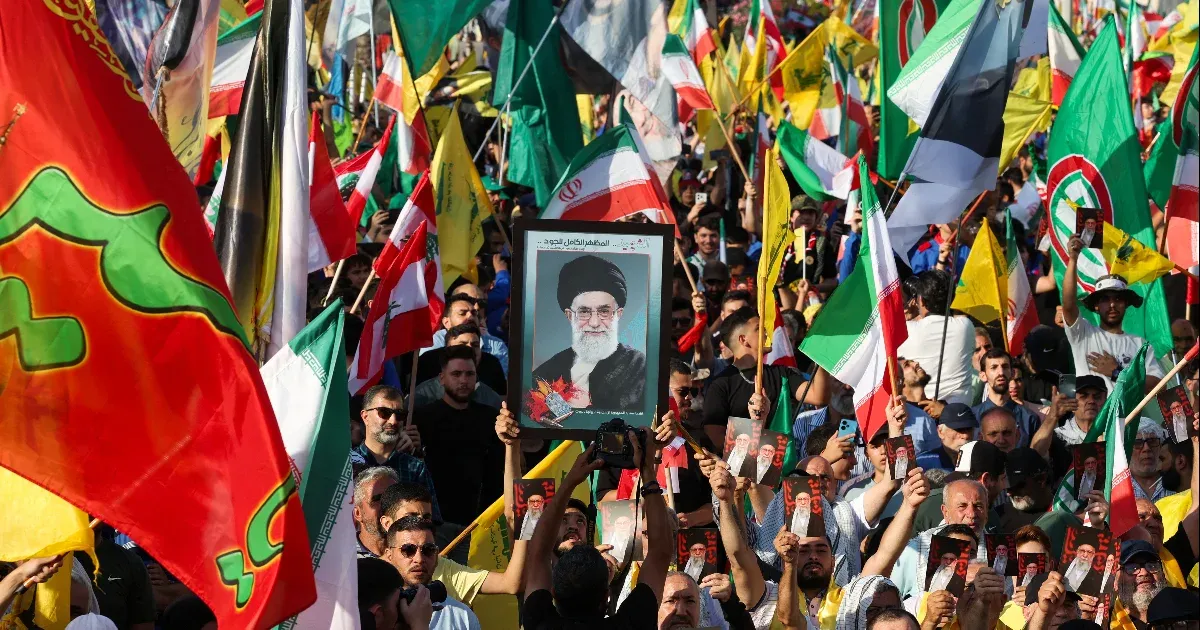Először tartott beszédet a tűzszünet óta Irán legfőbb vezetője, szerinte pofont adtak Amerikának