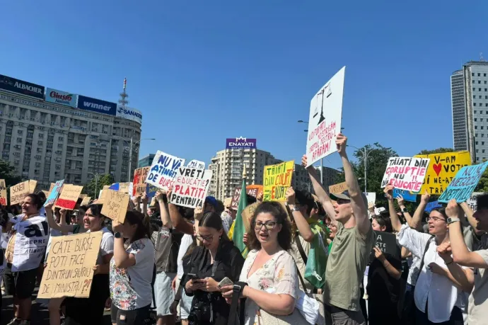 Országszerte tüntetnek az egyetemisták: Az ösztöndíj nem luxus, hanem létszükséglet!