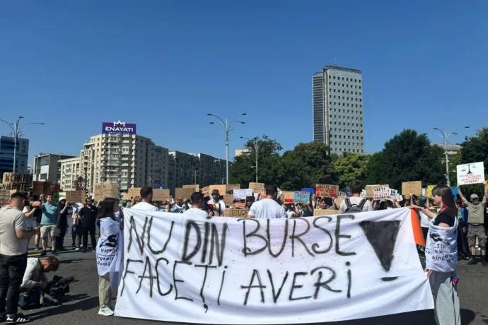 Országszerte tüntetnek az egyetemisták: Az ösztöndíj nem luxus, hanem létszükséglet!