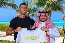 A találgatások után C. Ronaldo újabb két évre hosszabbított az en-Naszrrel