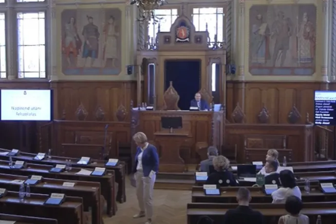 Megszavazták a fizetésemelésük, majd az ebédszünet után leléptek az ülésről a Fidesz kecskeméti képviselői