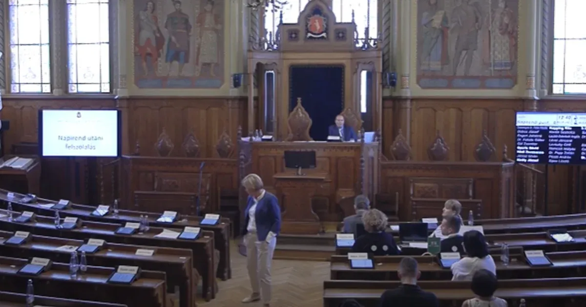 Megszavazták a fizetésemelésük, majd az ebédszünet után leléptek az ülésről a Fidesz kecskeméti képviselői
