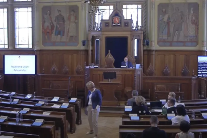 Megszavazták a fizetésemelésük, majd az ebédszünet után leléptek az ülésről a Fidesz kecskeméti képviselői