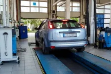 Alapjaiban változtatja meg a kormány a külföldről származó járművek honosításának menetét