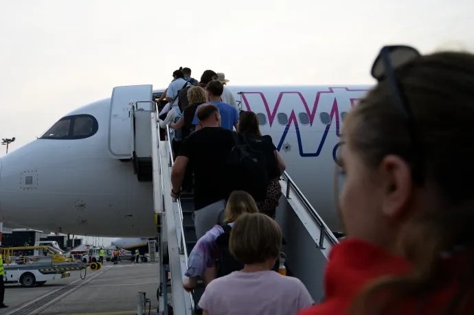 Villám csapott a Wizz Air Budapestről induló gépébe, Varsóban kellett leszállnia