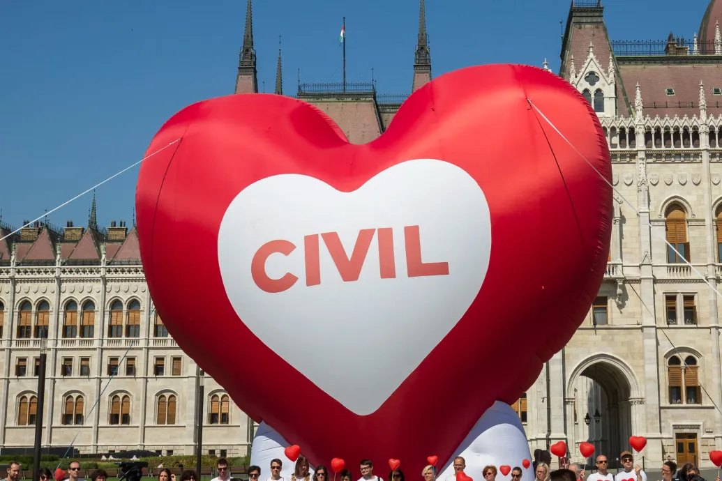 71 civil szervezet állt ki a Budapest Pride szervezői mellett