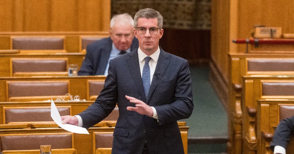 Kocsis Máté szerint Magyar Péter ne csodálkozzon, ha katonai kémszoftvereket találnak a gépeiken