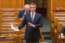 Kocsis Máté szerint Magyar Péter ne csodálkozzon, ha katonai kémszoftvereket találnak a gépeiken